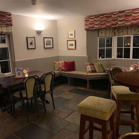The White Hart Inn نيوبري المظهر الخارجي الصورة