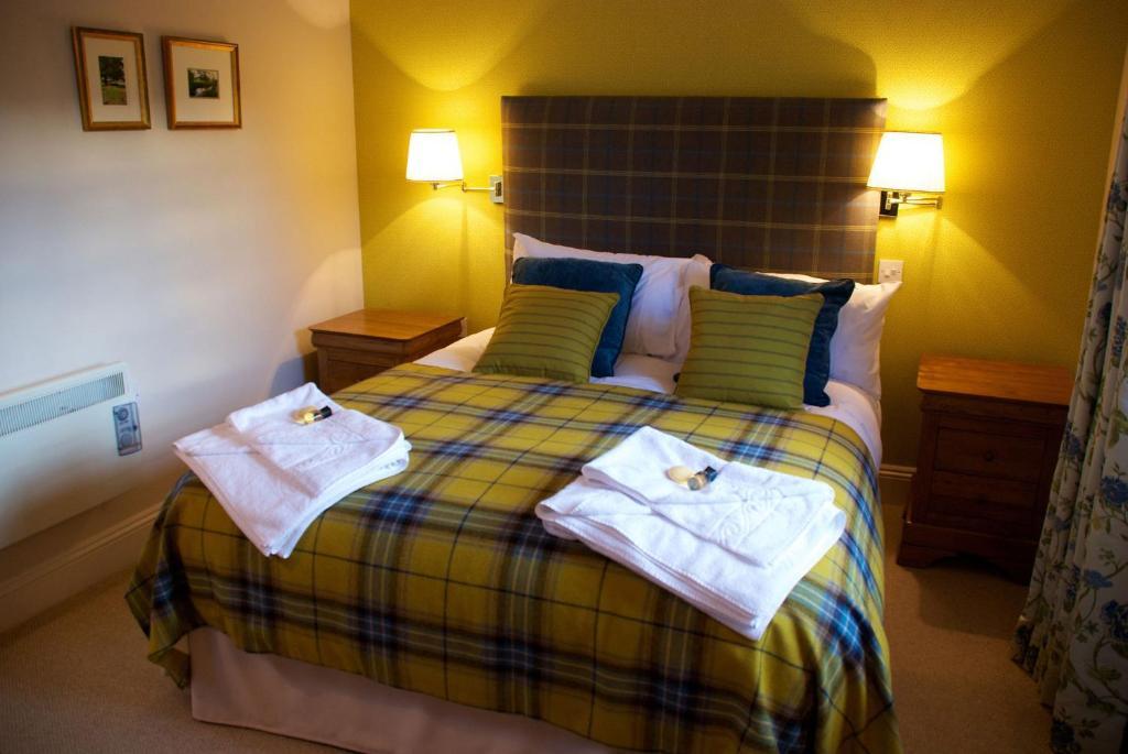 The White Hart Inn نيوبري الغرفة الصورة