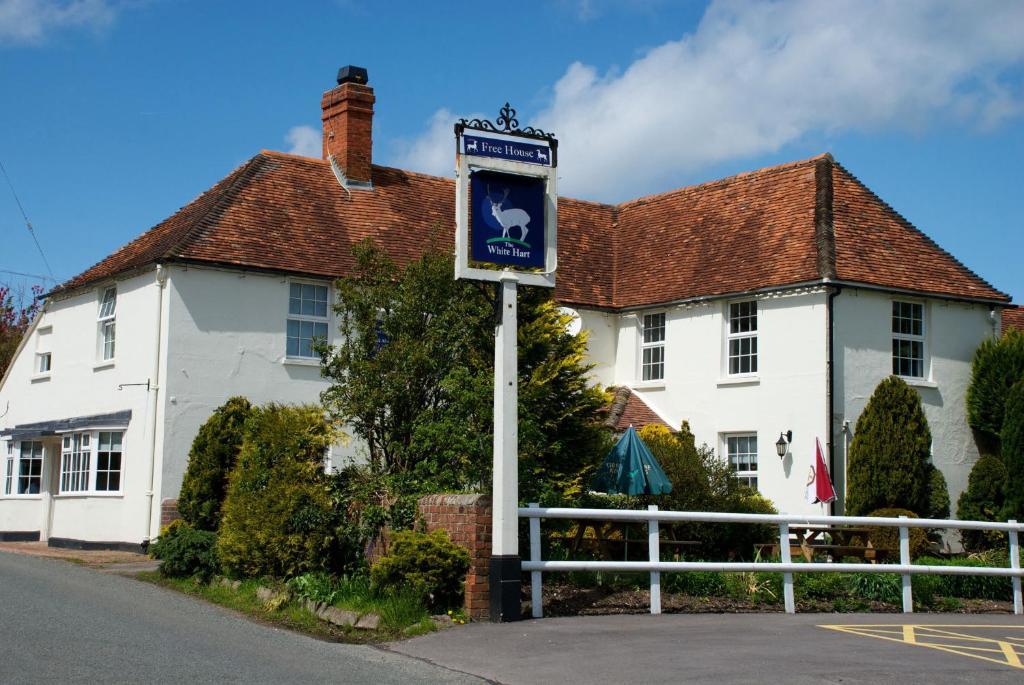 The White Hart Inn نيوبري المظهر الخارجي الصورة