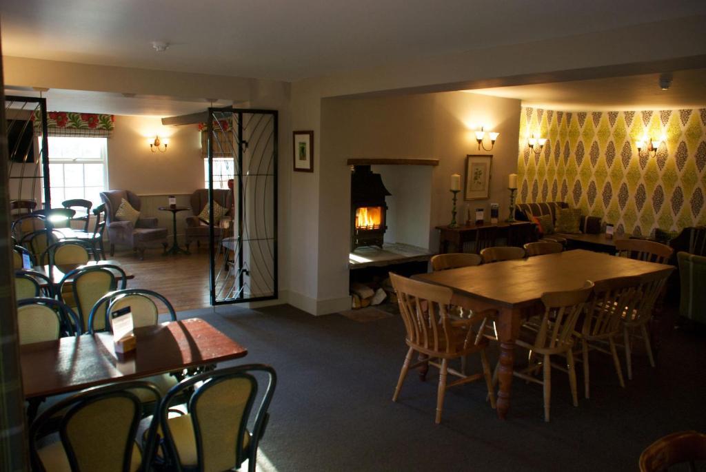 The White Hart Inn نيوبري المظهر الخارجي الصورة