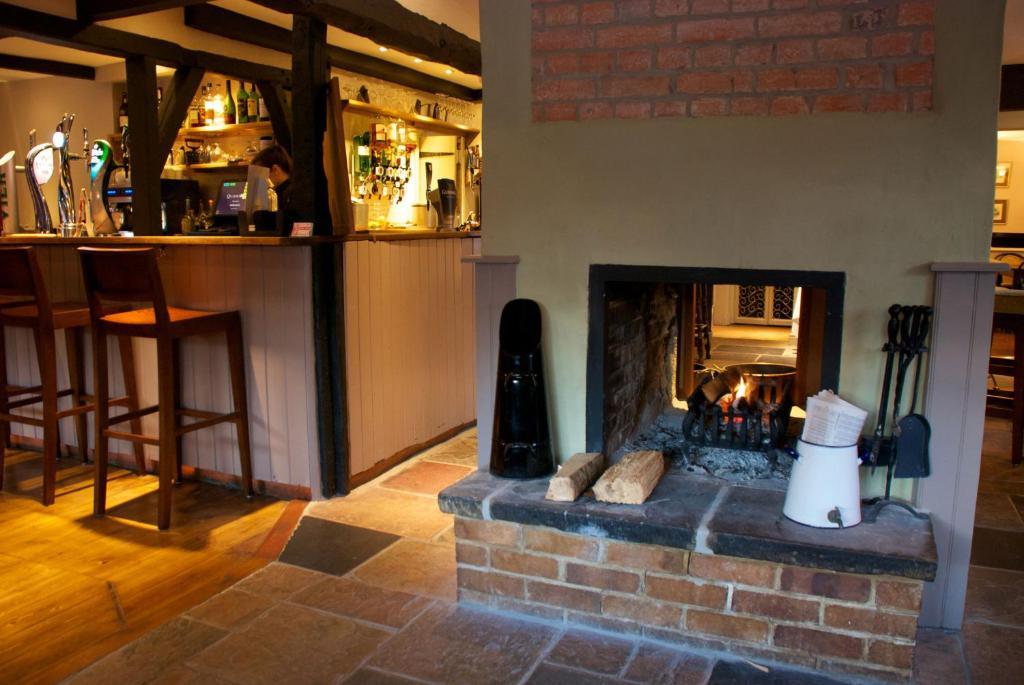 The White Hart Inn نيوبري المظهر الخارجي الصورة