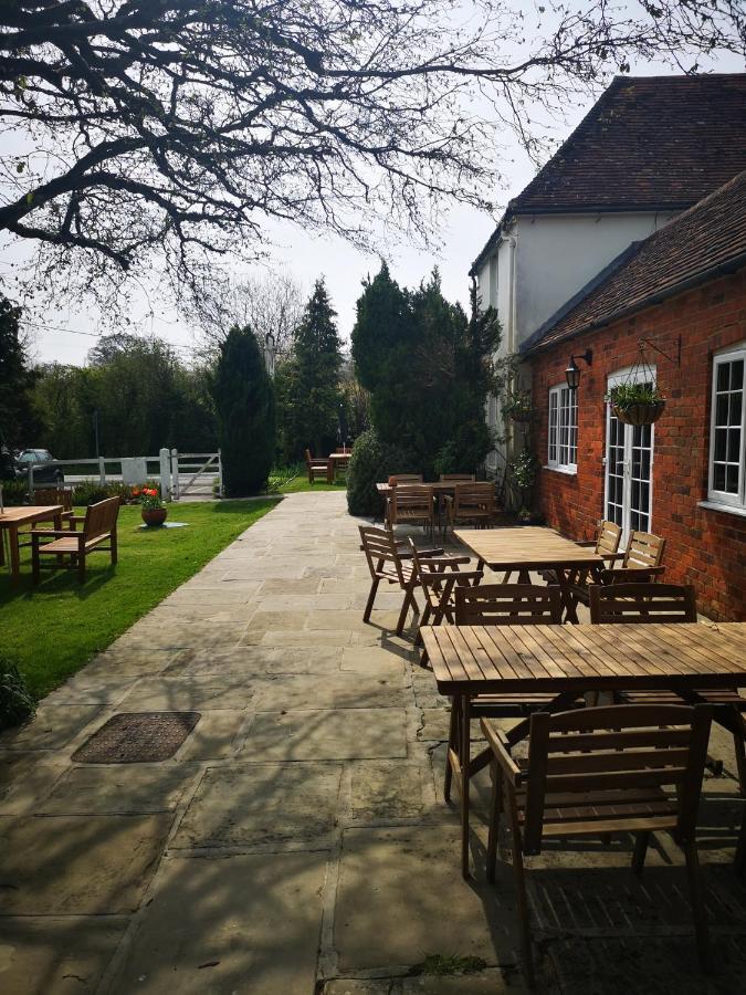 The White Hart Inn نيوبري المظهر الخارجي الصورة